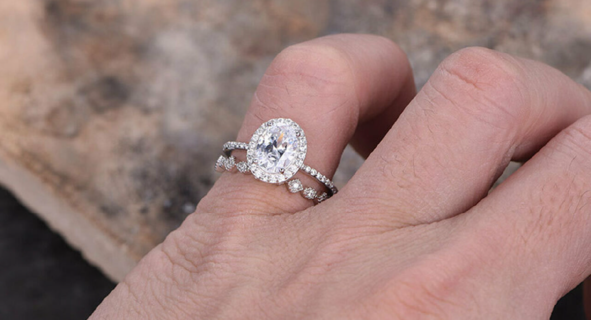 oval diamond halo setting ring 