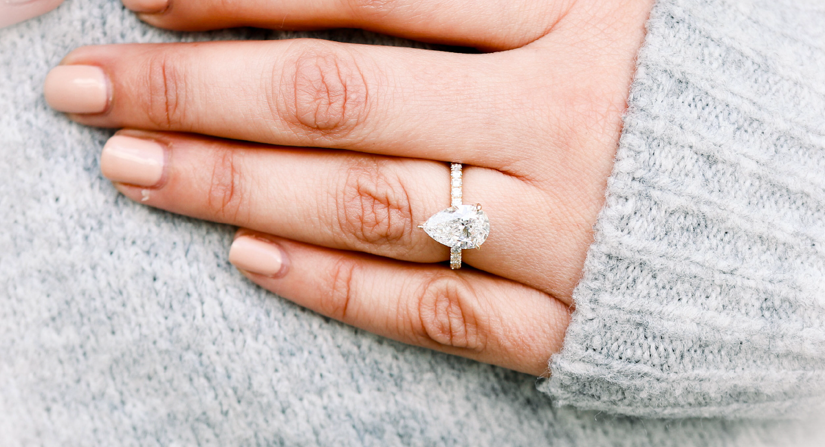 Pear Cut Diamond vs Oval Cut Diamond Which One to Choose