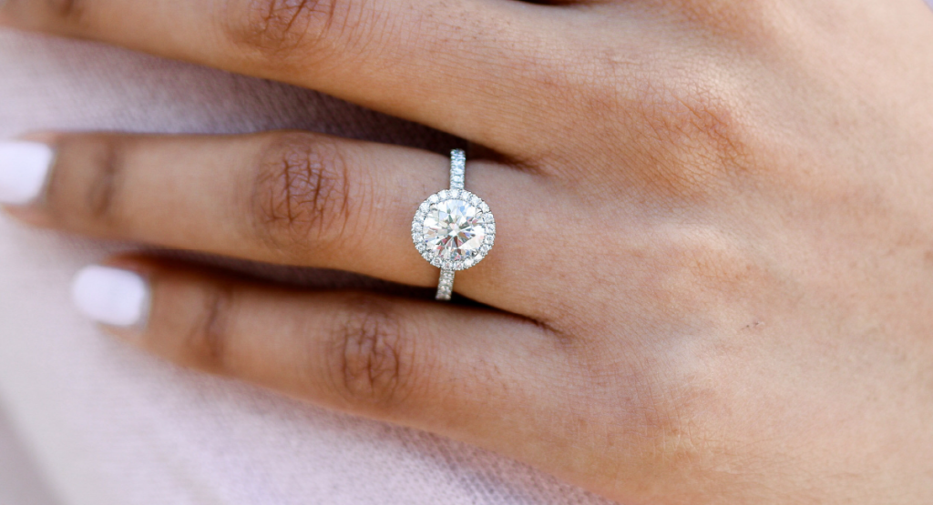 round halo ring 