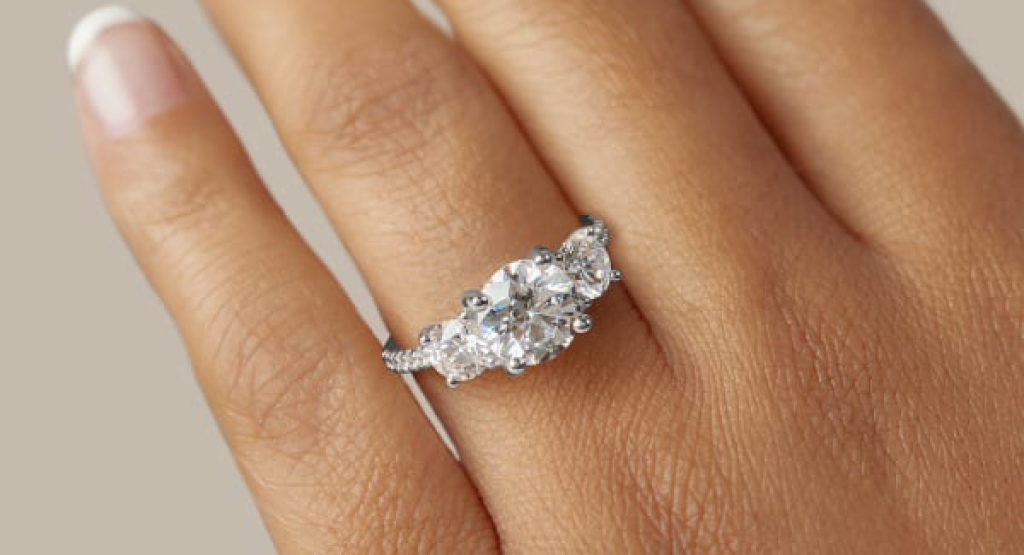 round three stone ring 