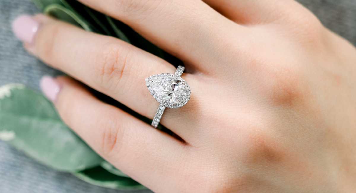 pear diamond halo ring