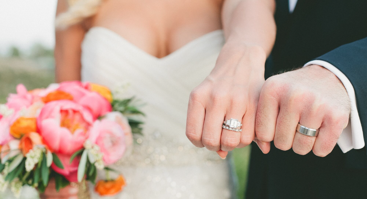 Wedding-Ring- finger