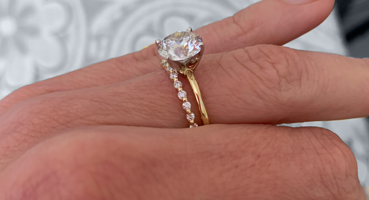 Difference Between Thick Band & Thin Band Engagement Rings
